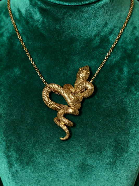 powerful girls Neckless