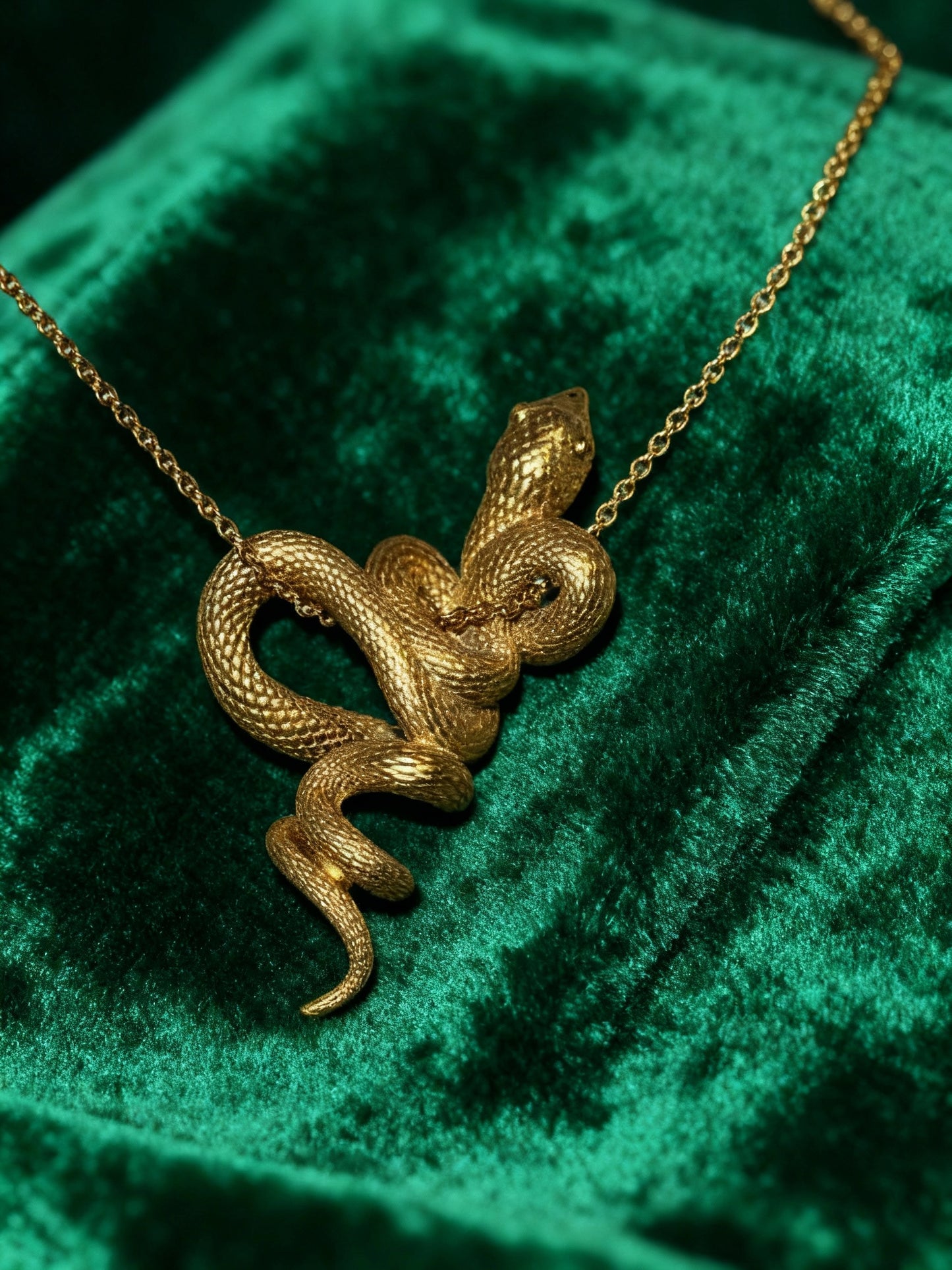 powerful girls Neckless